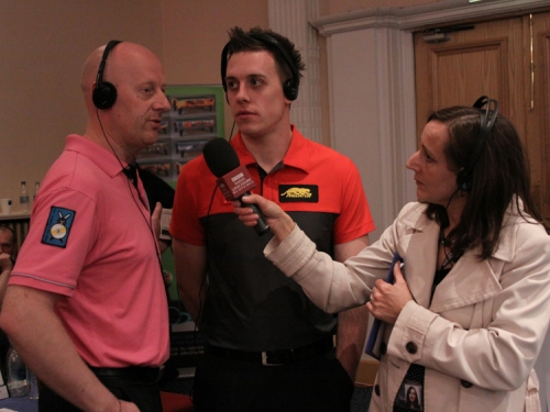 Дэрил Пич и Карл Бойес дают интервью радио ВВС